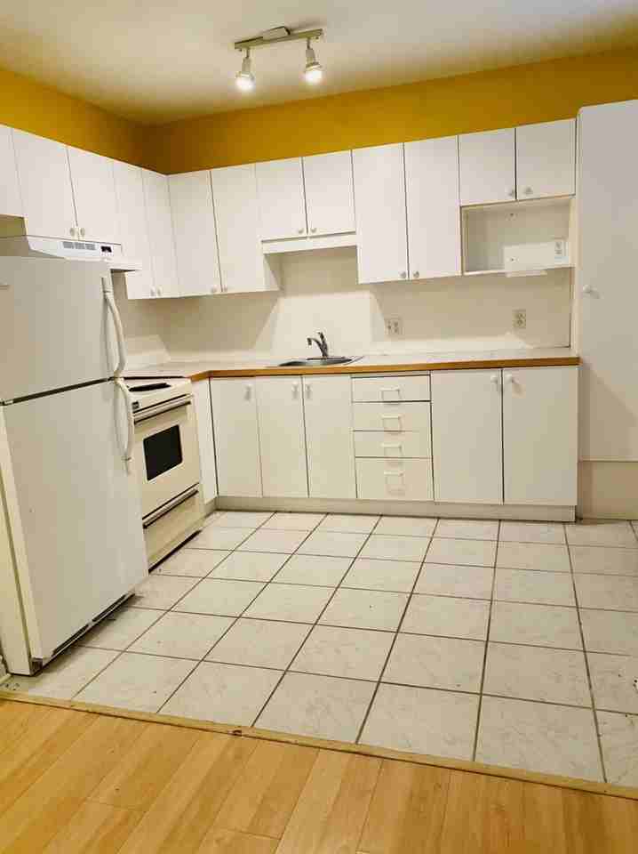 1310 Rue Alexandre-de Sève - Photo 2 of 4