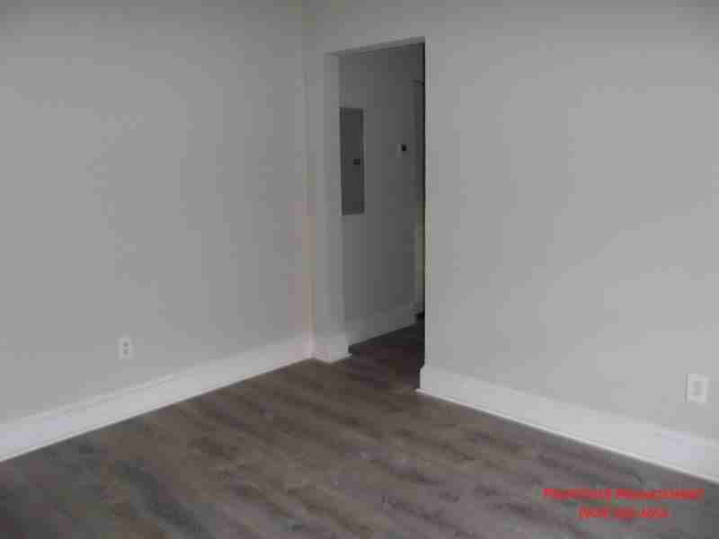 1914 Silver St - Photo 3 of 8