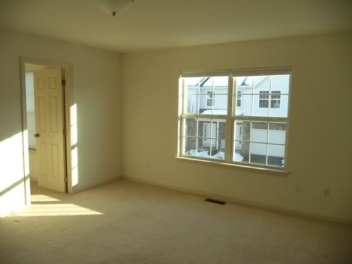 154 Faith Circle - Photo 3 of 8