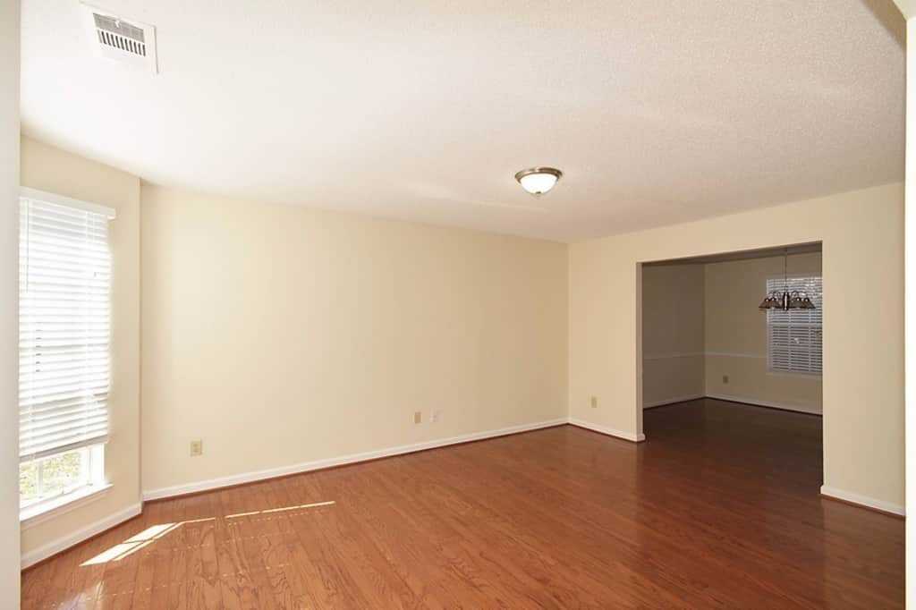 395 Oakdale Cir - Photo 3 of 22