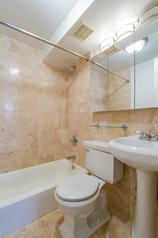 68 Clinton St #3B - Photo 4 of 5