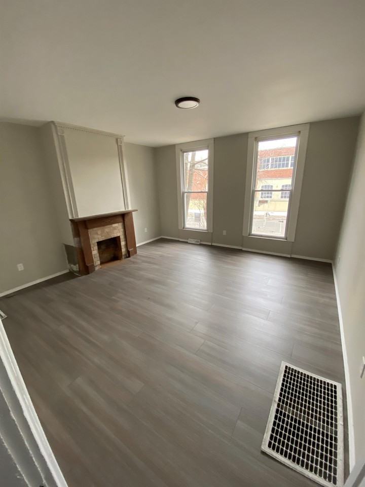 314 E 15th St #1 - Photo 2 of 5