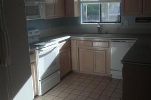 1934 Carleton St - Photo 3 of 12