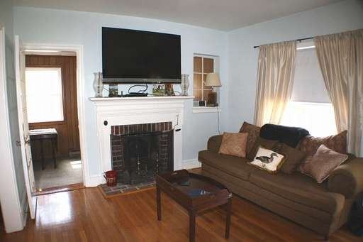 1009 W 42nd St - Photo 3 of 16