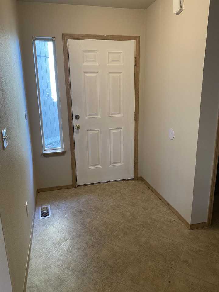 9127 Washington Blvd Sw #1 - Photo 3 of 18