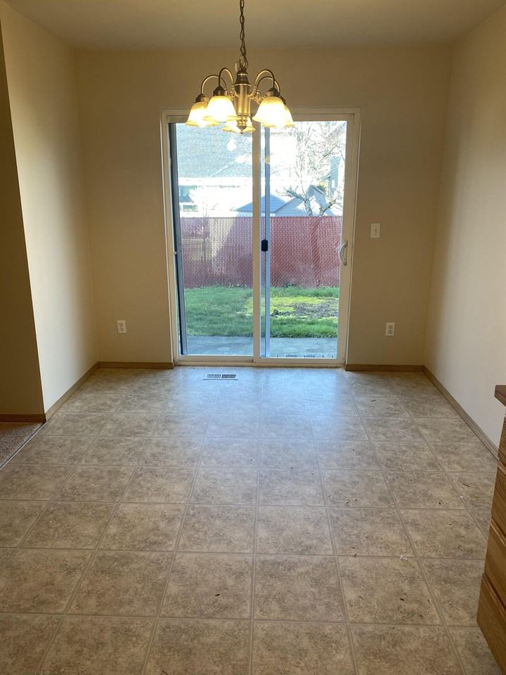 9127 Washington Blvd Sw #1 - Photo 6 of 18