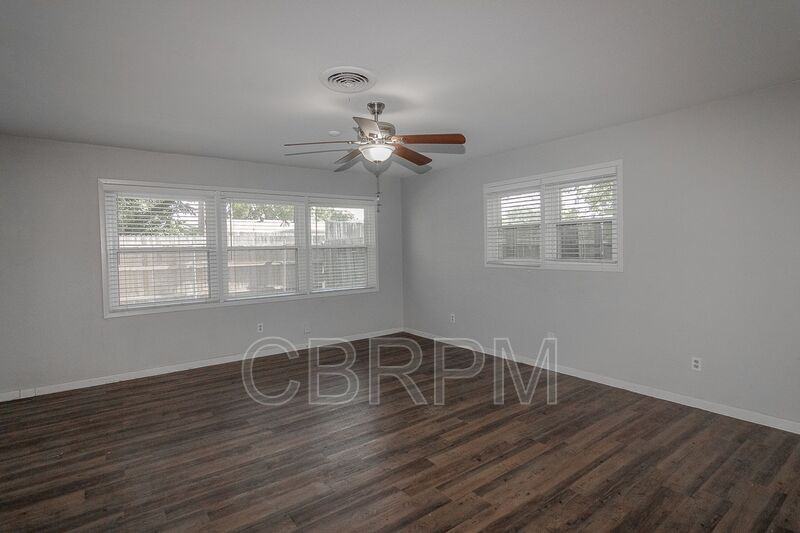 4924 17th Street - Photo 2 of 18