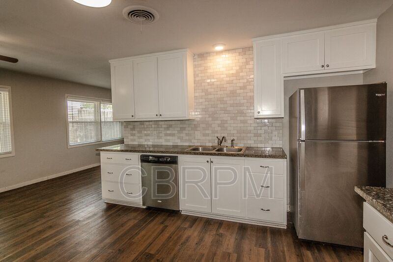 4924 17th Street - Photo 4 of 18