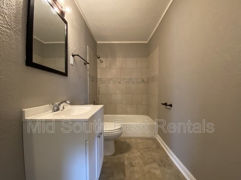 1382 S Cooper St - Photo 4 of 8