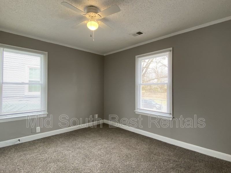 1382 S Cooper St - Photo 6 of 8