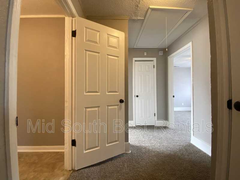 1382 S Cooper St - Photo 7 of 8