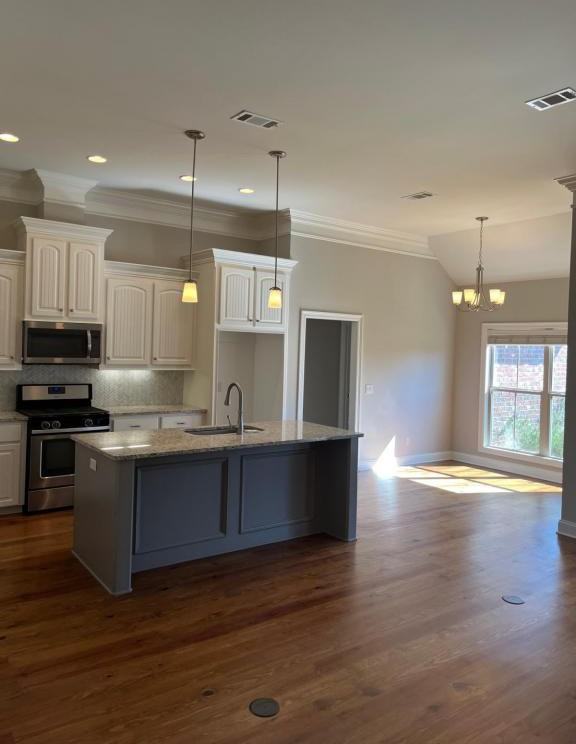 1998 Eastridge Cir - Photo 2 of 11