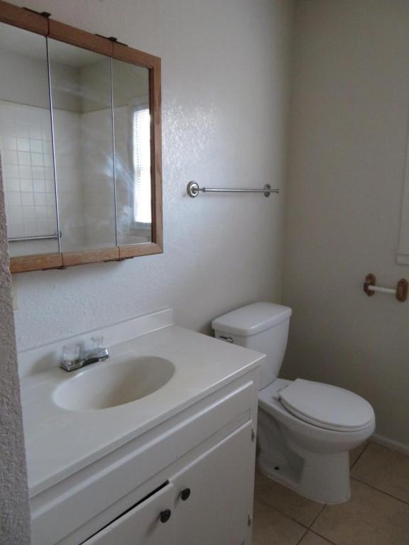 2318 33rd St - Photo 2 of 18