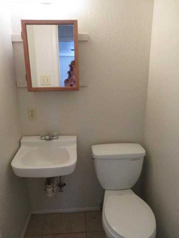 2318 33rd St - Photo 6 of 18