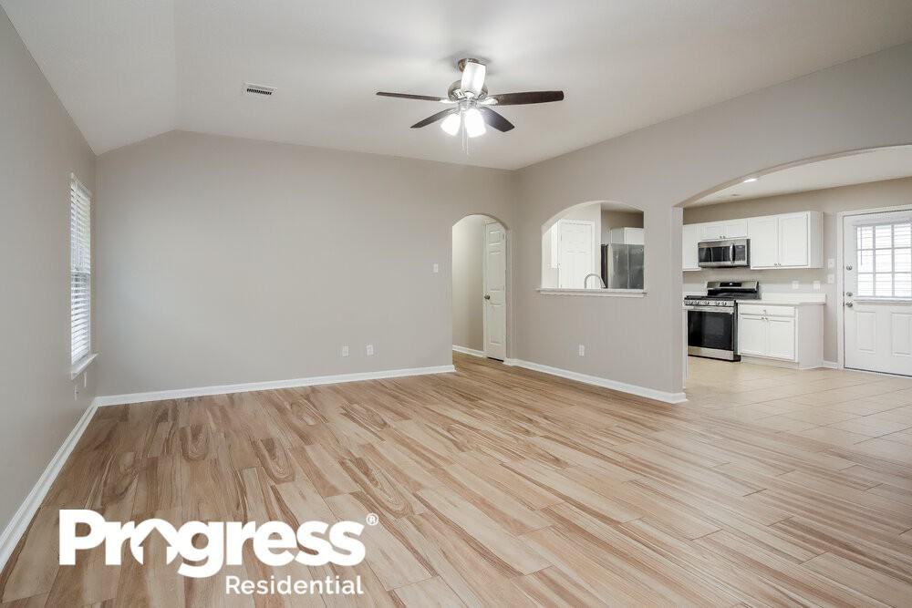 7407 Secretariat Ridge Dr - Photo 3 of 21