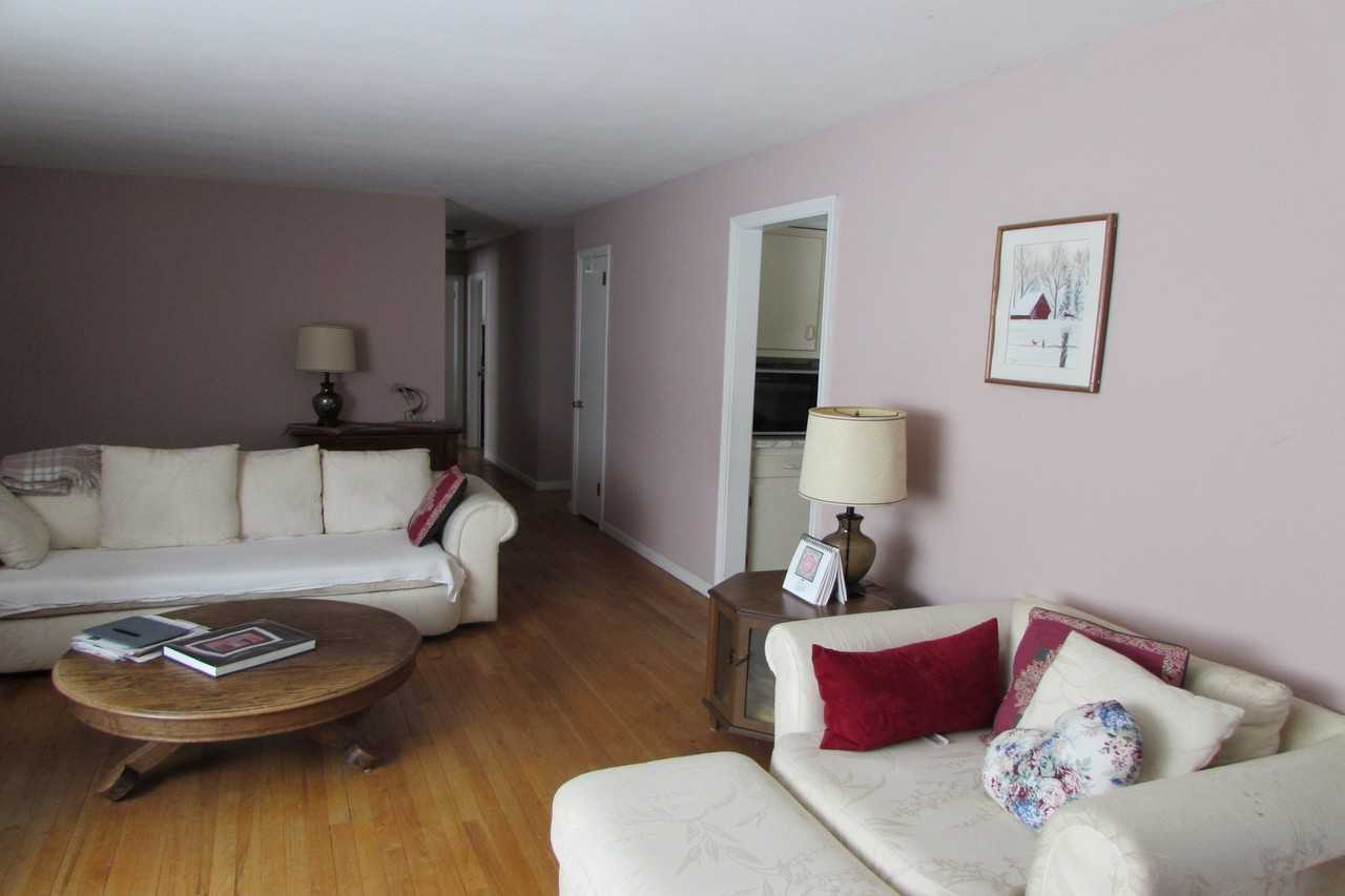 51 Paschal Dr - Photo 3 of 10