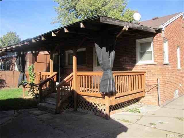 10023 Inkster Rd - Photo 2 of 20