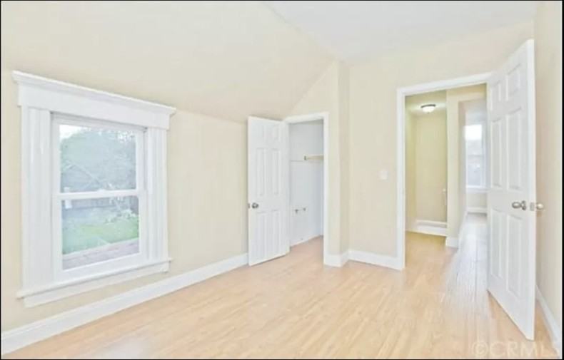 364 E Pearl St - Photo 5 of 7