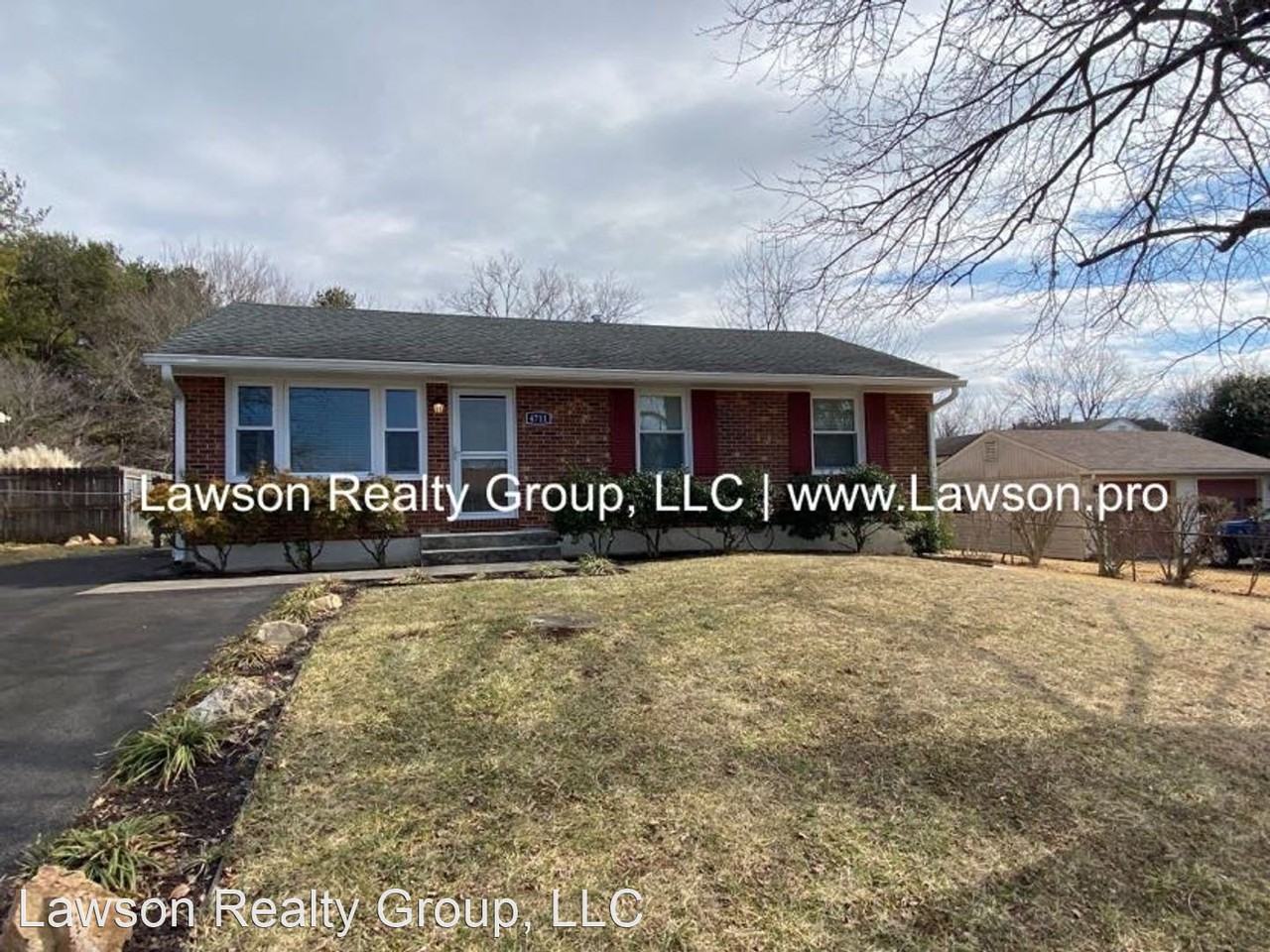 4711 Pennsylvania Ave Ne - Photo 2 of 23