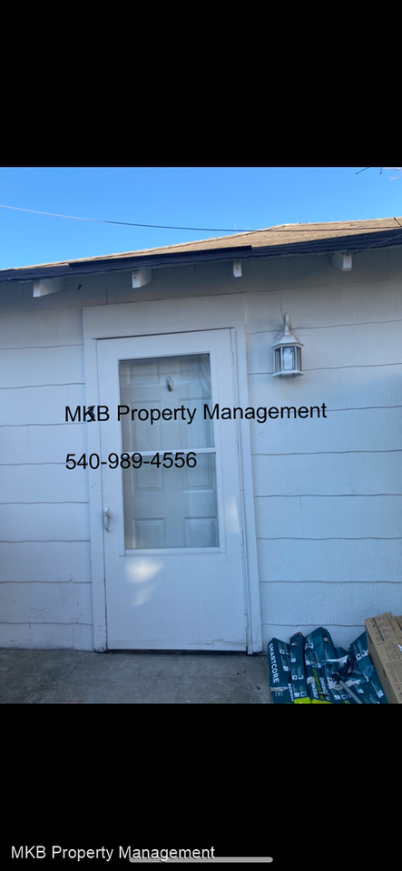 435 Highland Ave - Photo 3 of 4