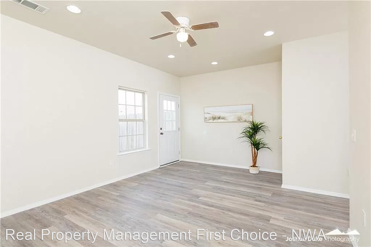 3402 Sw Windrift Ave #B - Photo 2 of 18