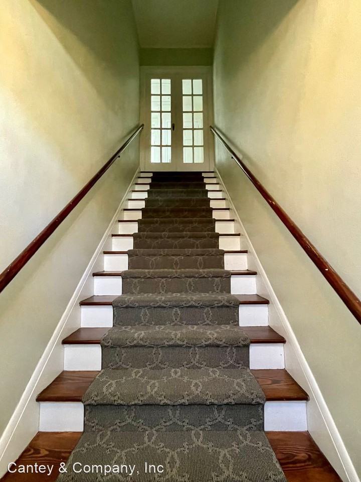 3218 Amherst Ave - Photo 2 of 18