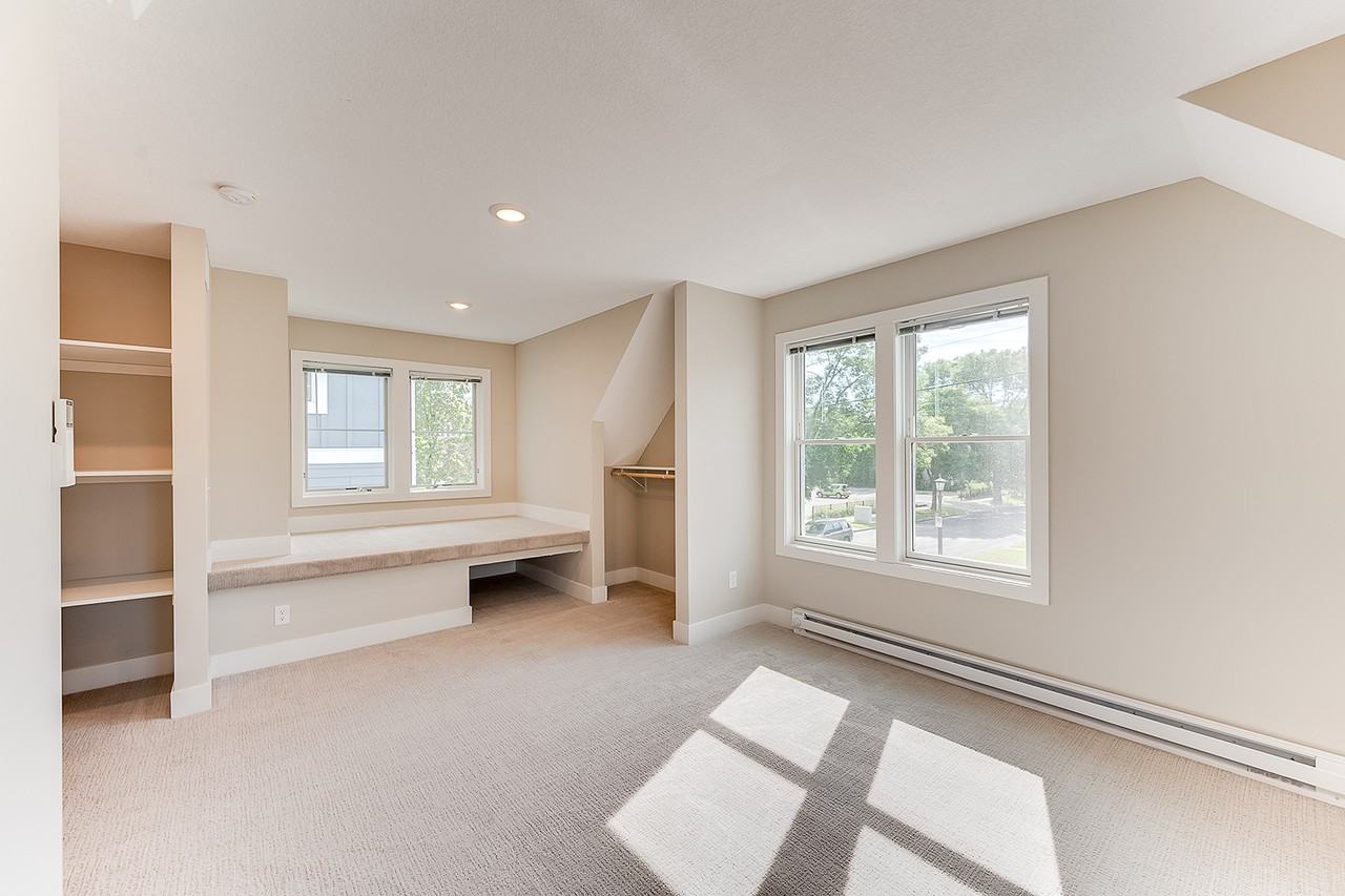 152 Dale St N #2 - Photo 2 of 15