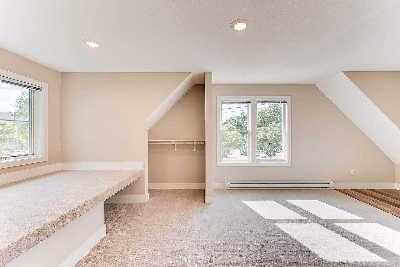 152 Dale St N #2 - Photo 4 of 15