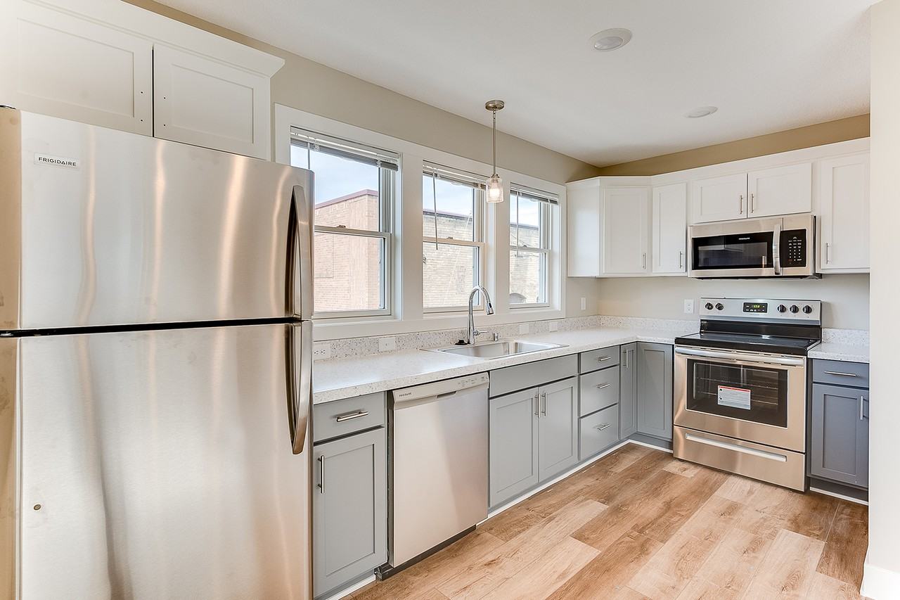 152 Dale St N #2 - Photo 5 of 15