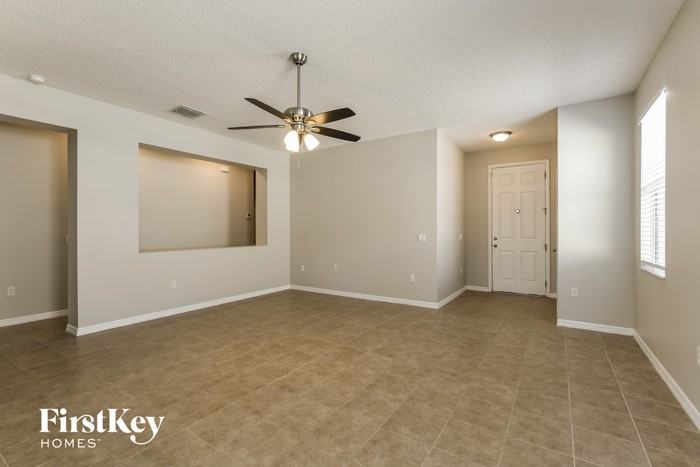 218 Aster Dr - Photo 3 of 15