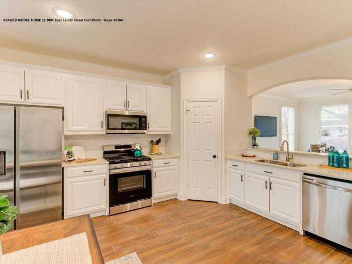 1032 E Leuda St - Photo 2 of 23