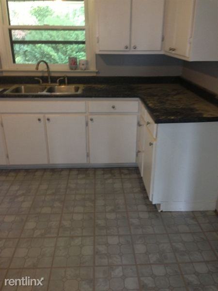 9116 Lawncrest Dr - Photo 3 of 6