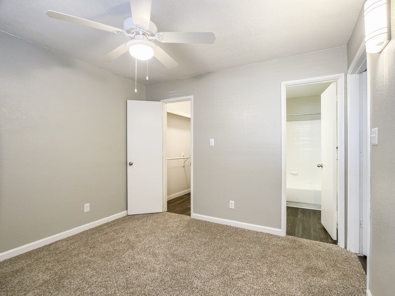 Valencia Park - Photo 4 of 42