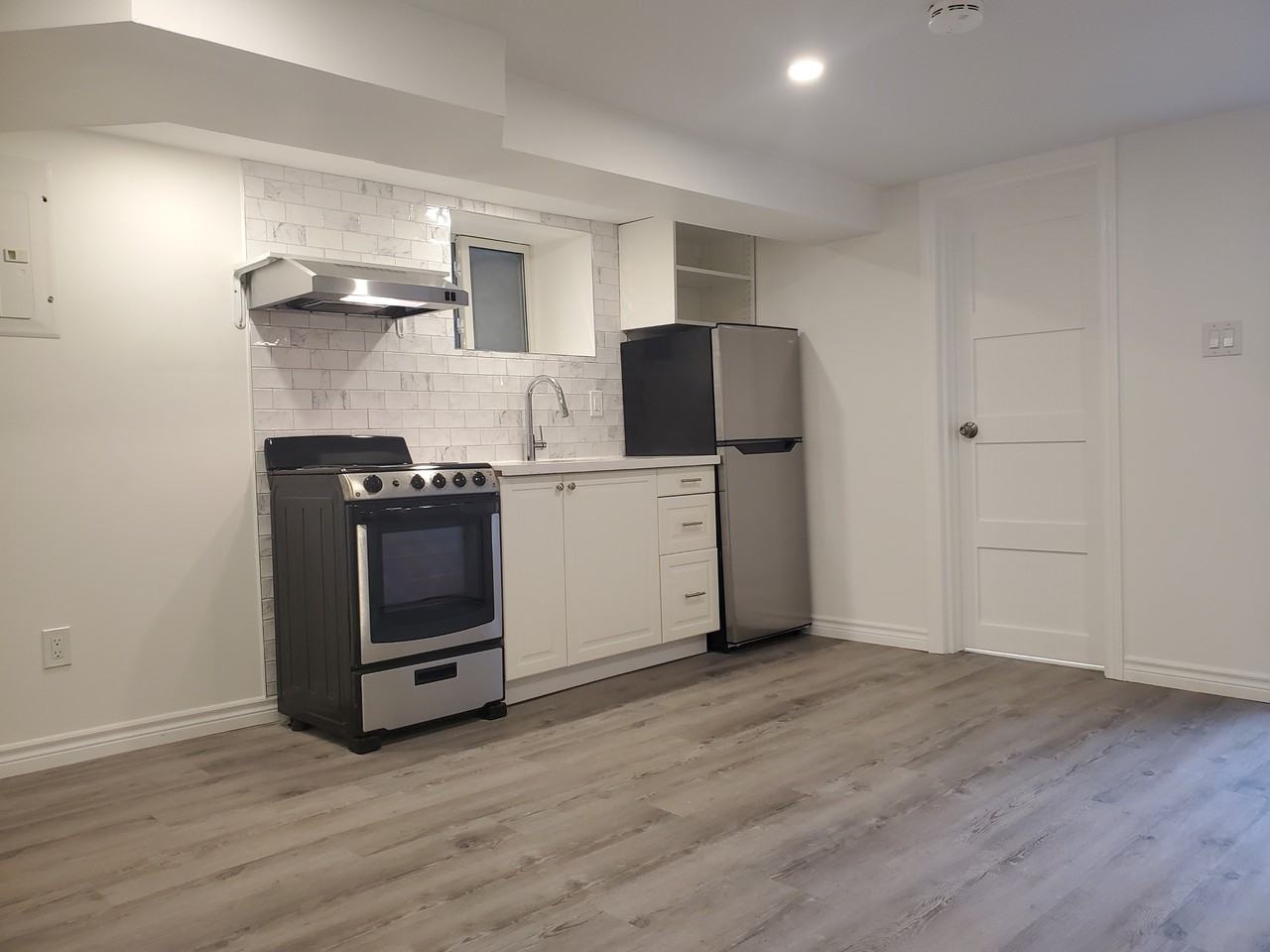 1300 Lansdowne Avenue - Photo 2 of 14