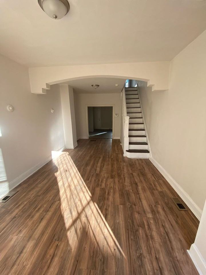 2618 Grogan Avenue - Photo 2 of 5