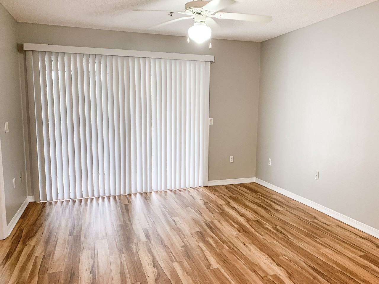 4274 Calinda LaneUnit 226 #3 - Photo 7 of 23