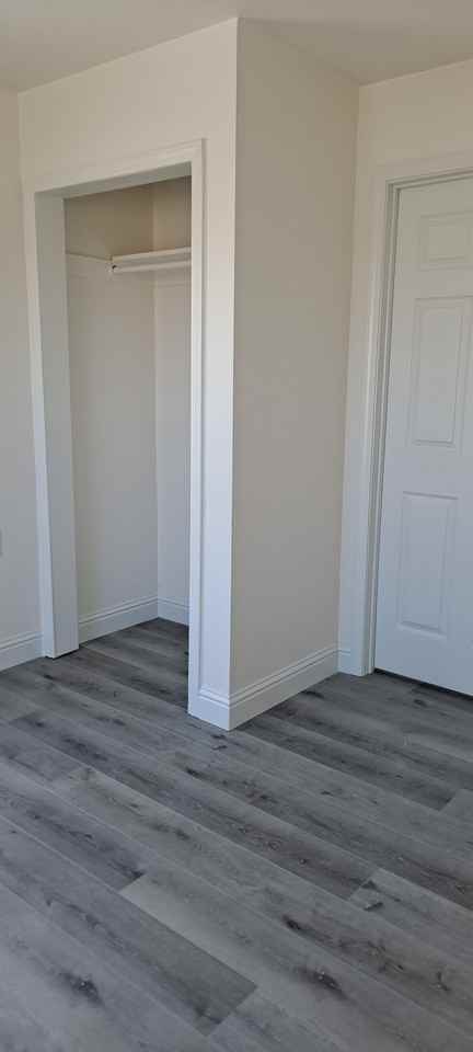 1237 87th Ave - Photo 3 of 11