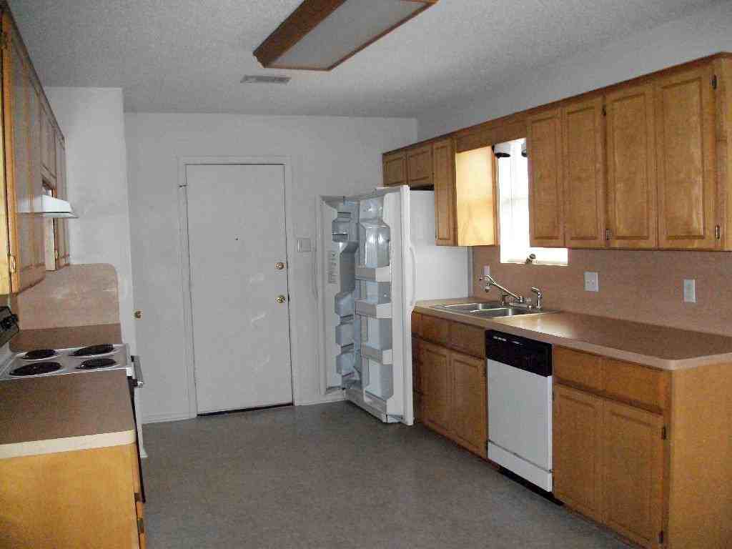 4610 Stallion Dr - Photo 2 of 6