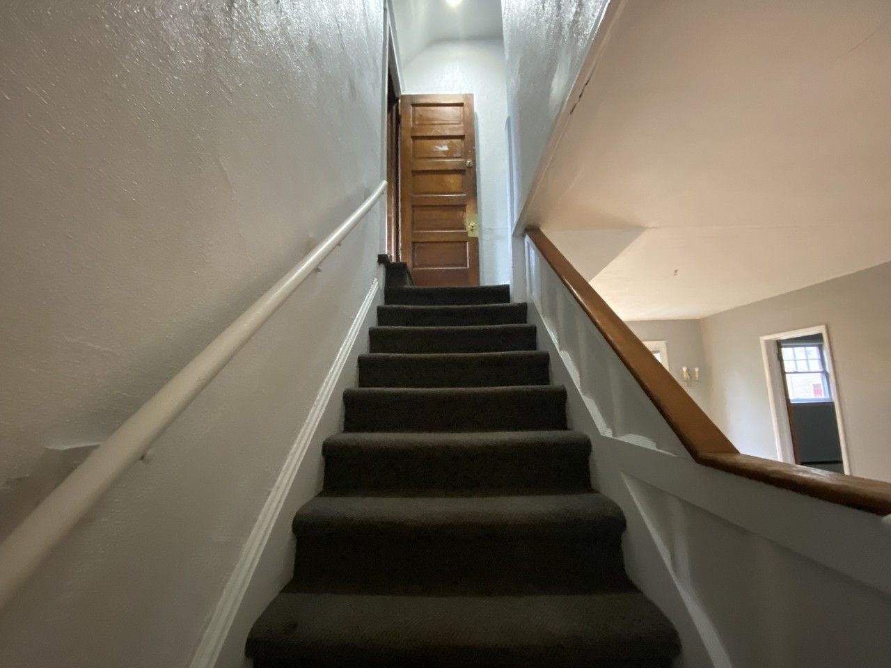 513 Village St - Photo 2 of 28