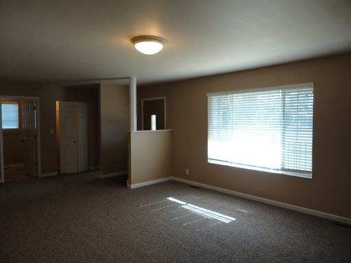 1009 1009 S Virginia Lane - Photo 3 of 13