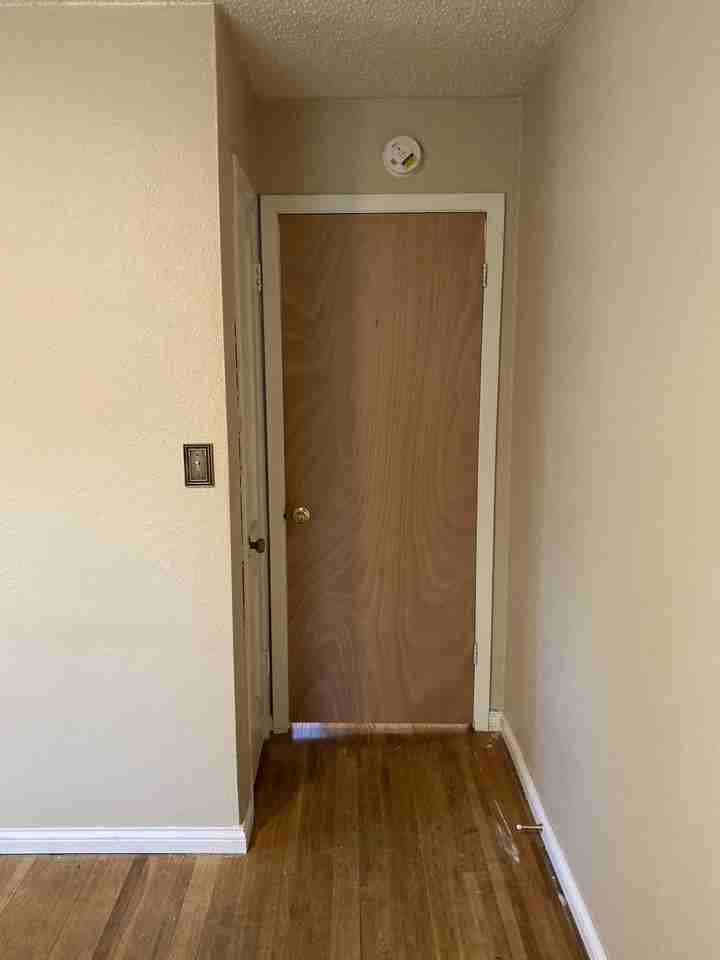 1610 Broadway N - Photo 6 of 9