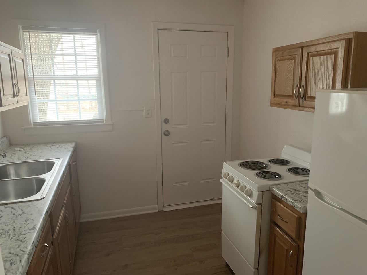 1606 S Martinson St - Photo 3 of 3