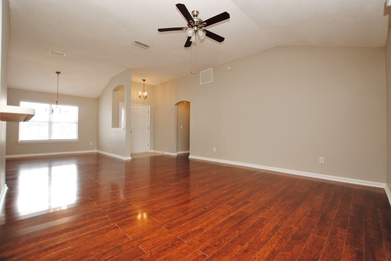 11908 Raindrop Rd - Photo 3 of 21