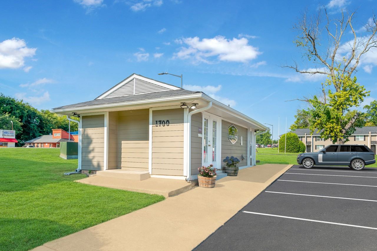 Villas at 1825 Apartments - Photo 5 of 44