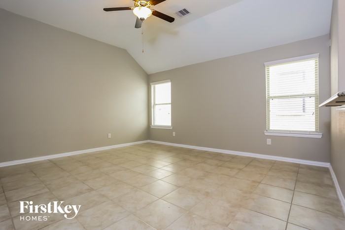 16702 Peralta Bay Cir - Photo 3 of 15