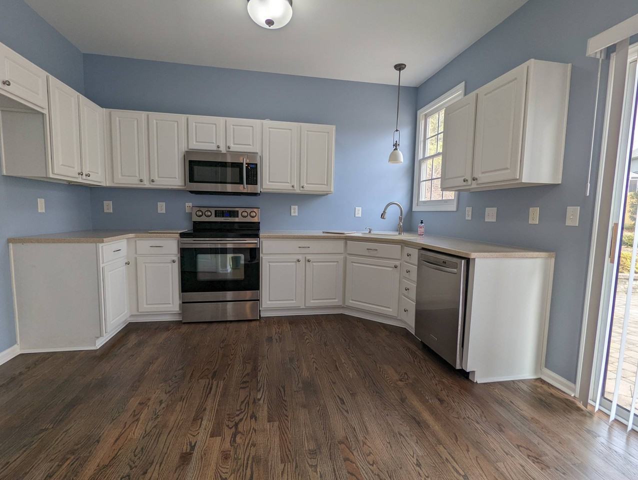 102 College Ave - Photo 2 of 41