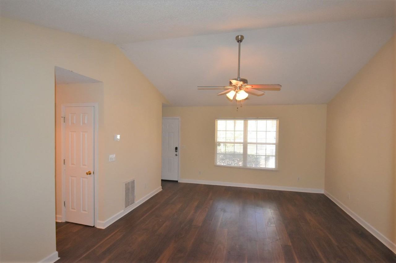 715 Ishman Ballard Rd - Photo 2 of 15