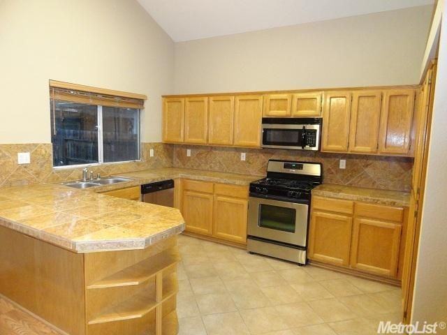 10335 Point Reyes Cir - Photo 3 of 4