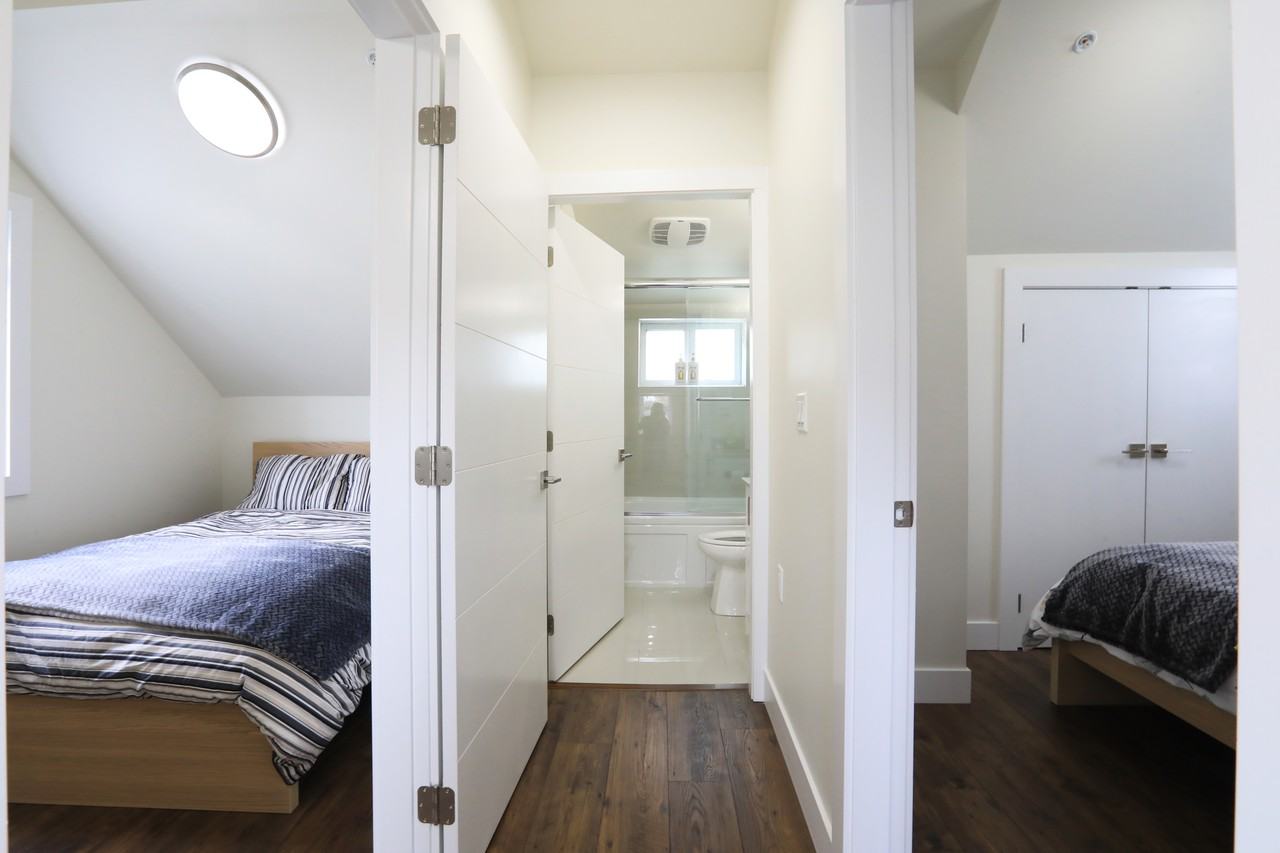 2273 Slocan Street - Photo 3 of 8