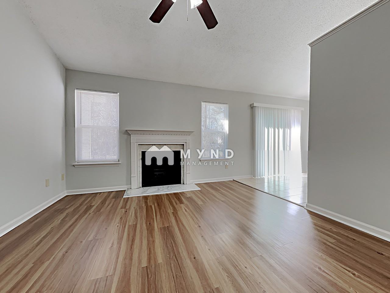 1038 Summit Hills Dr - Photo 2 of 15